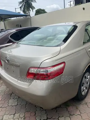 Toyota Camry LE 4dr Sedan (2.4L 4cyl 5A) 2006 Gold