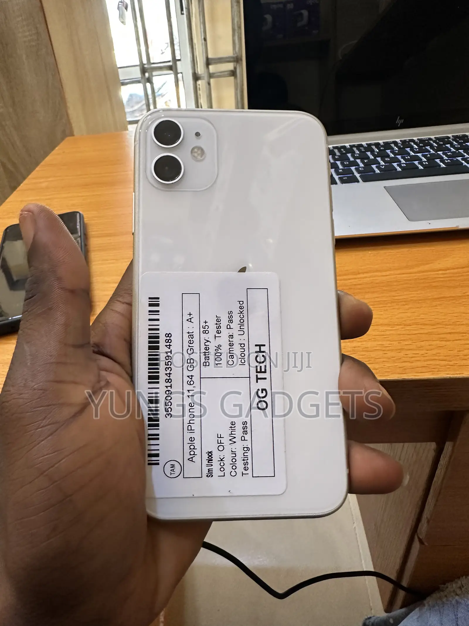 Apple iPhone 11 64 GB White