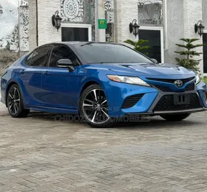 Toyota Camry XSE FWD (2.5L 4cyl 8AM) 2018 Blue