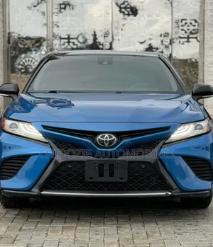 Toyota Camry XSE FWD (2.5L 4cyl 8AM) 2018 Blue