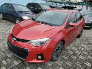 Toyota Corolla 2014 Red