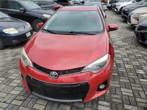 Toyota Corolla 2014 Red
