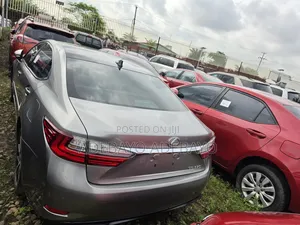 Lexus ES 2016 Gold