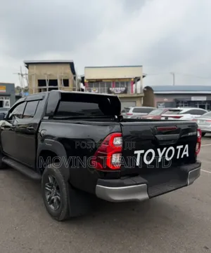 Toyota Hilux 2025 Black