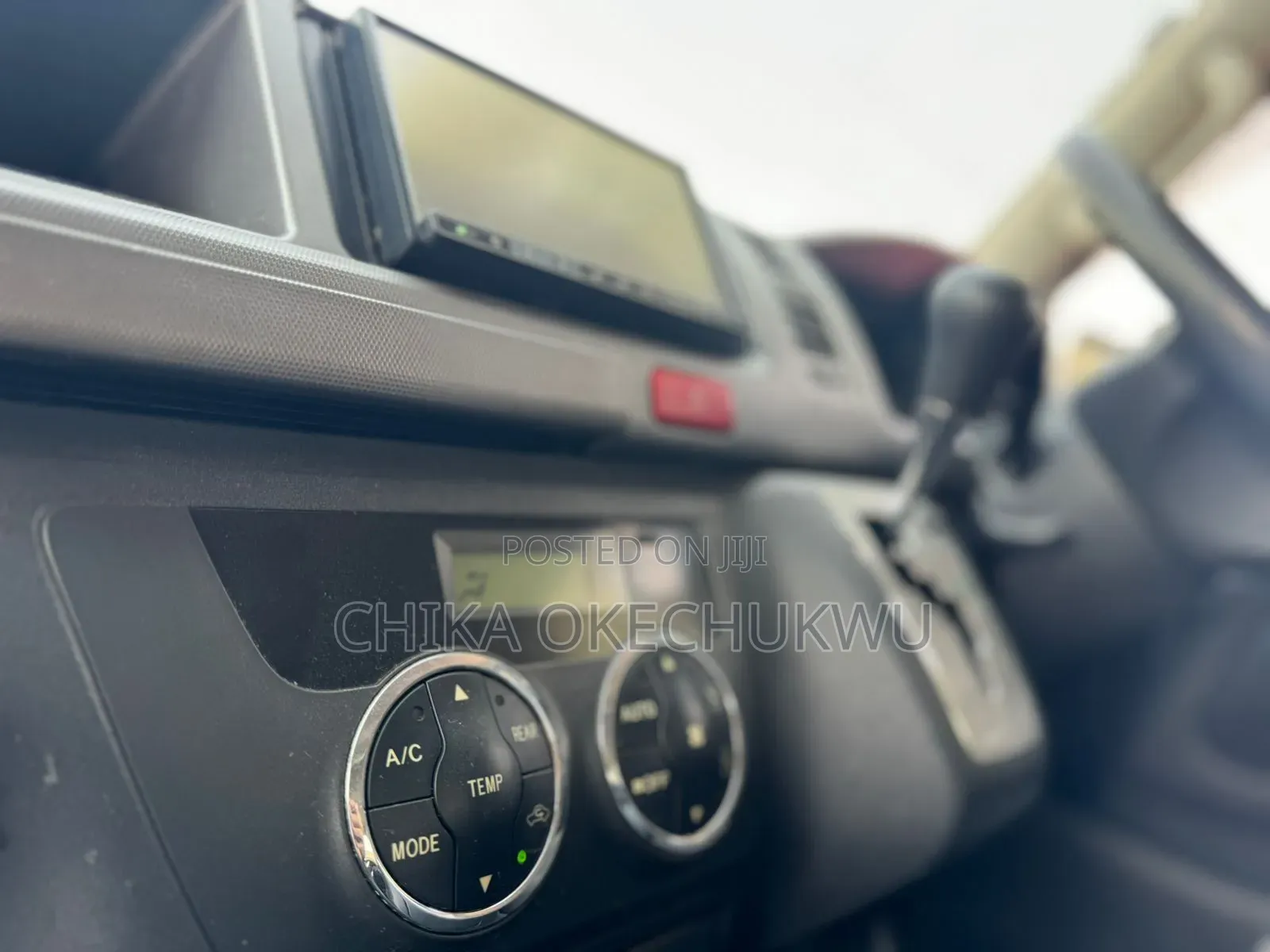 Toyota HiAce 2012 White
