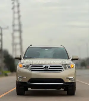 Toyota Highlander 2013 Gold