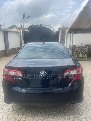 Toyota Camry L 4dr Sedan (2.5L 4cyl 6A) 2014 Blue