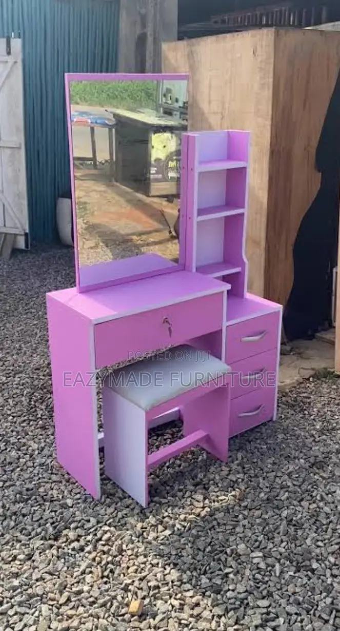 A Very Nice Vanity Dressing Mirror