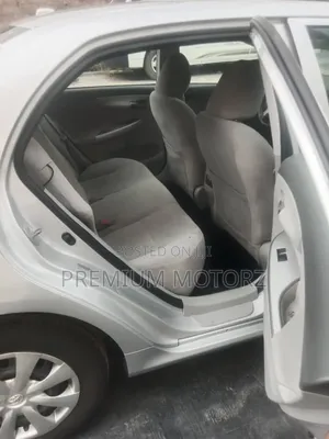 Toyota Corolla 2010 Silver