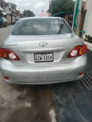 Toyota Corolla 2010 Silver