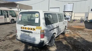 Toyota HiAce 2004 White