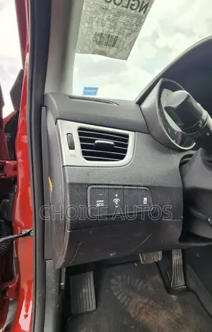 Hyundai Elantra 2013 Red
