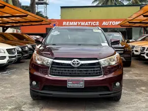 Toyota Highlander XLE AWD 2020 Burgundy