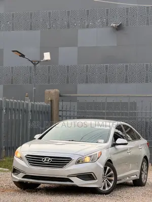 Hyundai Sonata Sport 4dr Sedan (2.4L 4cyl 6A) 2015 Silver