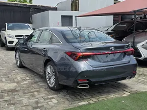 Toyota Avalon Limited FWD Sedan (3.5L V6 8A) 2019 Blue