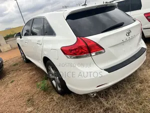 Toyota Venza 2011 White