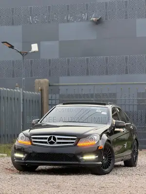 Mercedes-Benz C300 2013 Black