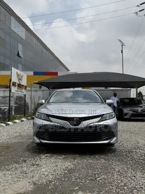 Toyota Camry 2020 Silver