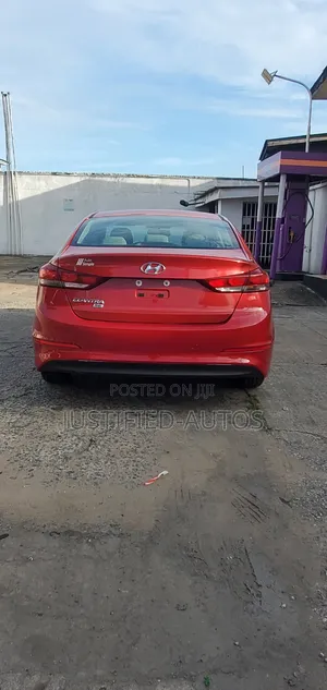 Hyundai Elantra SE 2018 Red