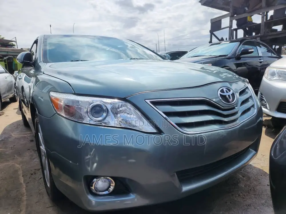 Toyota Camry 2010 Green