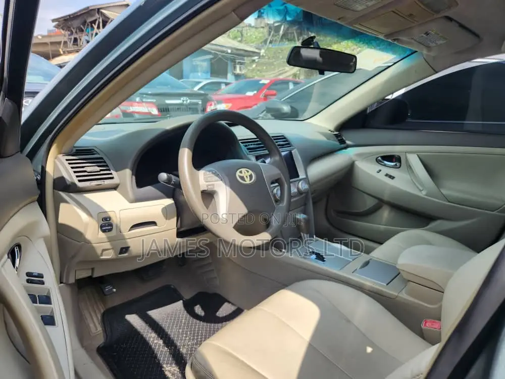 Toyota Camry 2010 Green