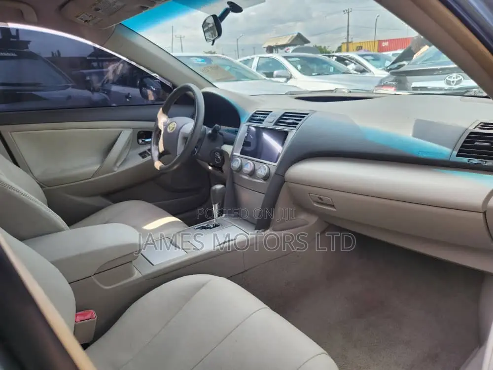 Toyota Camry 2010 Green