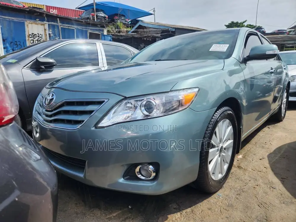 Toyota Camry 2010 Green
