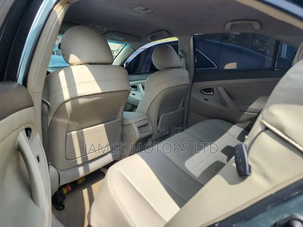 Toyota Camry 2010 Green