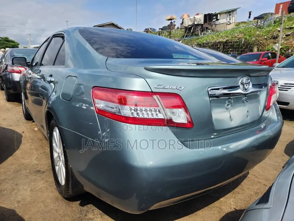 Toyota Camry 2010 Green