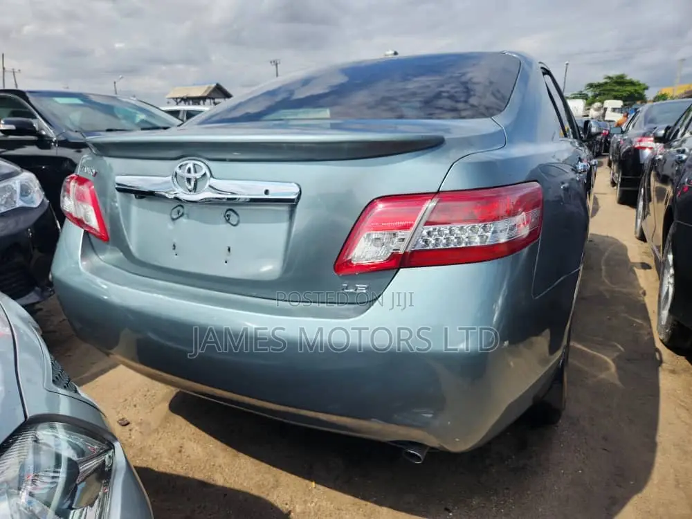 Toyota Camry 2010 Green