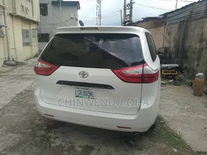Toyota Sienna 2015 White