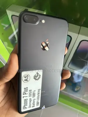 Apple iPhone 7 Plus 32 GB Black
