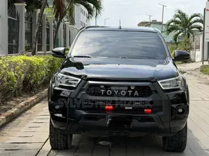 Toyota Hilux 2021 Black