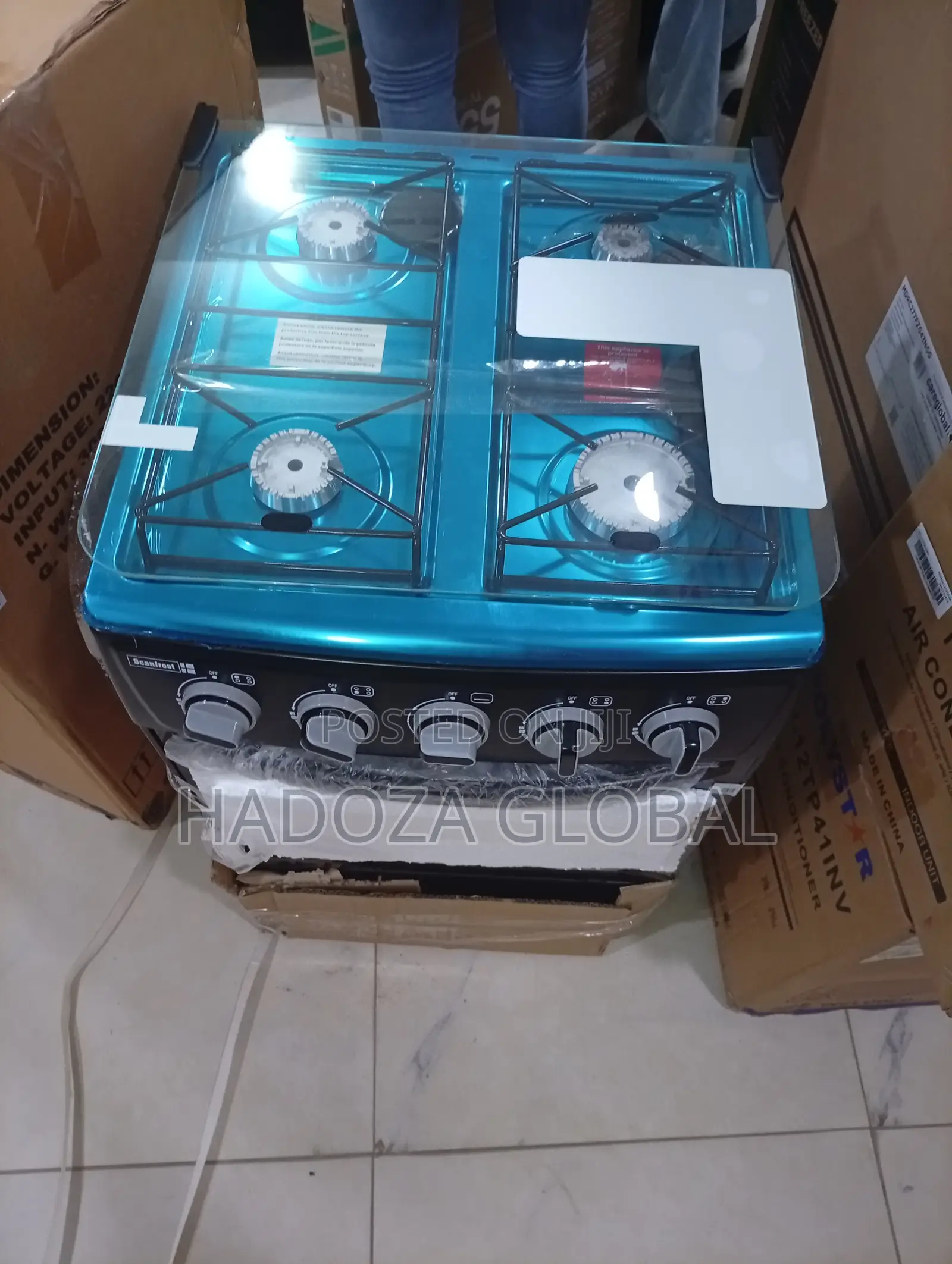 Scanfrost Gas Cooker With Easy to Clean Surface