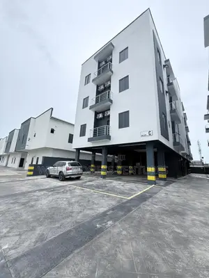 2bdrm Block of Flats in Orchid Road, Chevron for sale