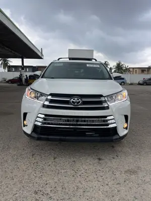 Toyota Highlander XLE 4dr SUV AWD (3.5L 6cyl 6A) 2014 White