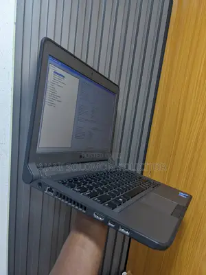 Laptop Dell Latitude 3350 4GB Intel Core i3 HDD 500GB