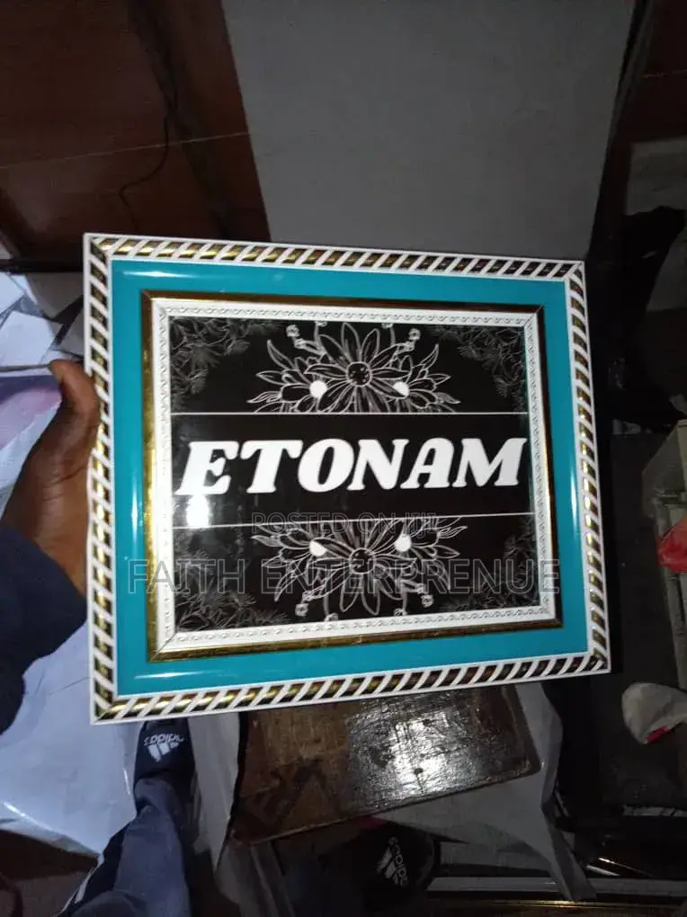 Name Frame