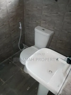 20bdrm Apartment in Udozi, Berger for rent