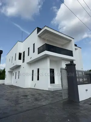 4bdrm Duplex in Rayfield Gardens, Iwo Road for sale