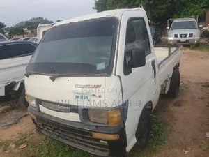 Daihatsu Hijet 2004 White
