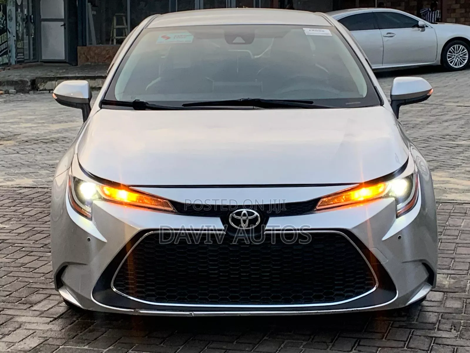 Toyota Corolla LE 2020 Silver
