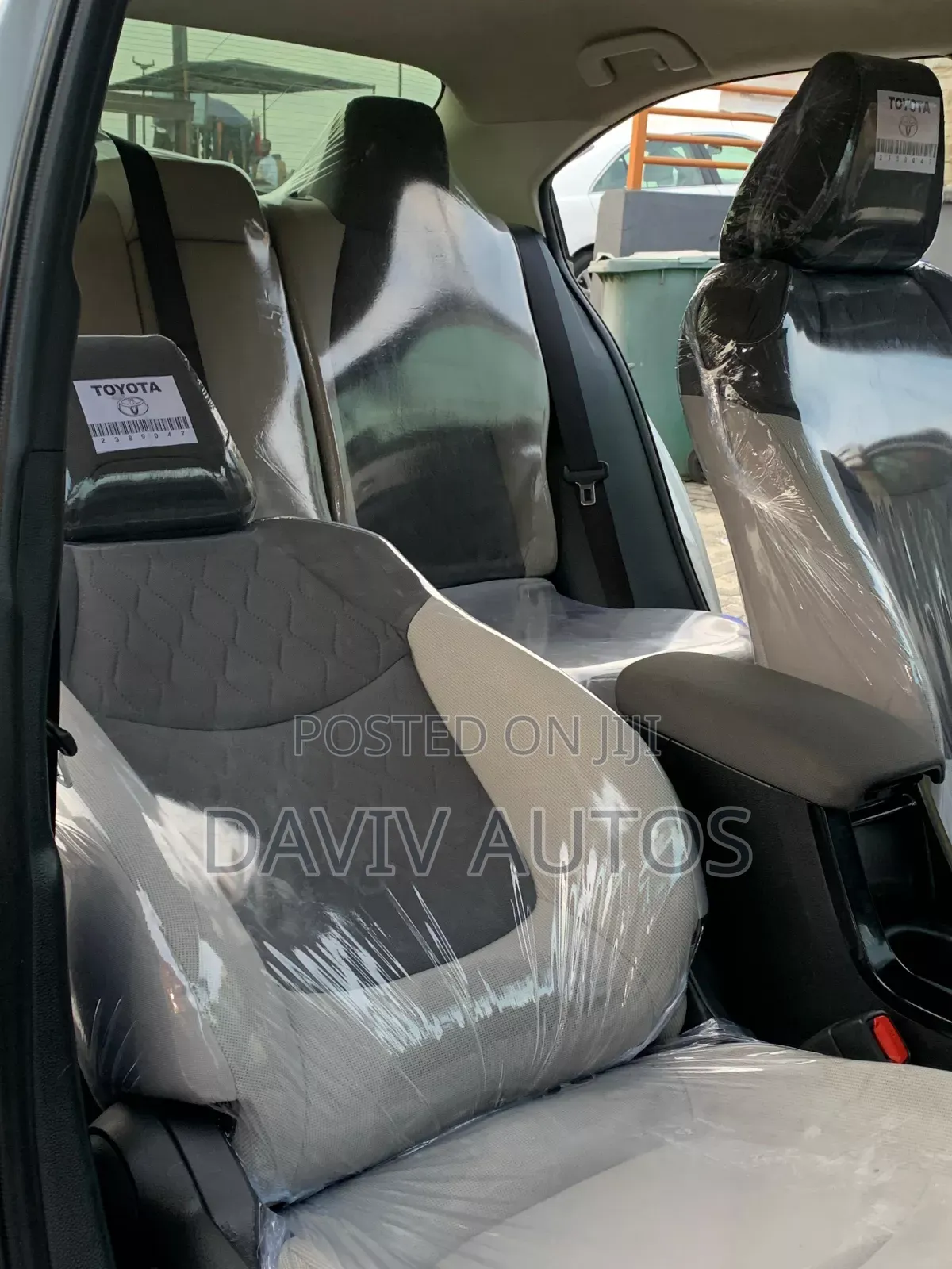 Toyota Corolla LE 2020 Silver