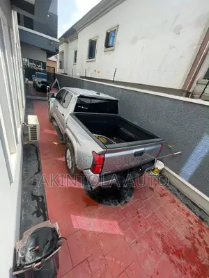 Toyota Tacoma SR5 Double Cab 5' Bed AT 2024 Gray