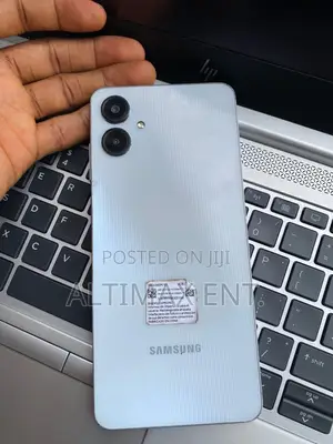 Samsung Galaxy A06 128 GB Gray