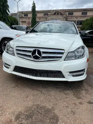 Mercedes-Benz C300 Sport 4Matic Sedan AWD (3.5L 6cyl 7A) 2013 White