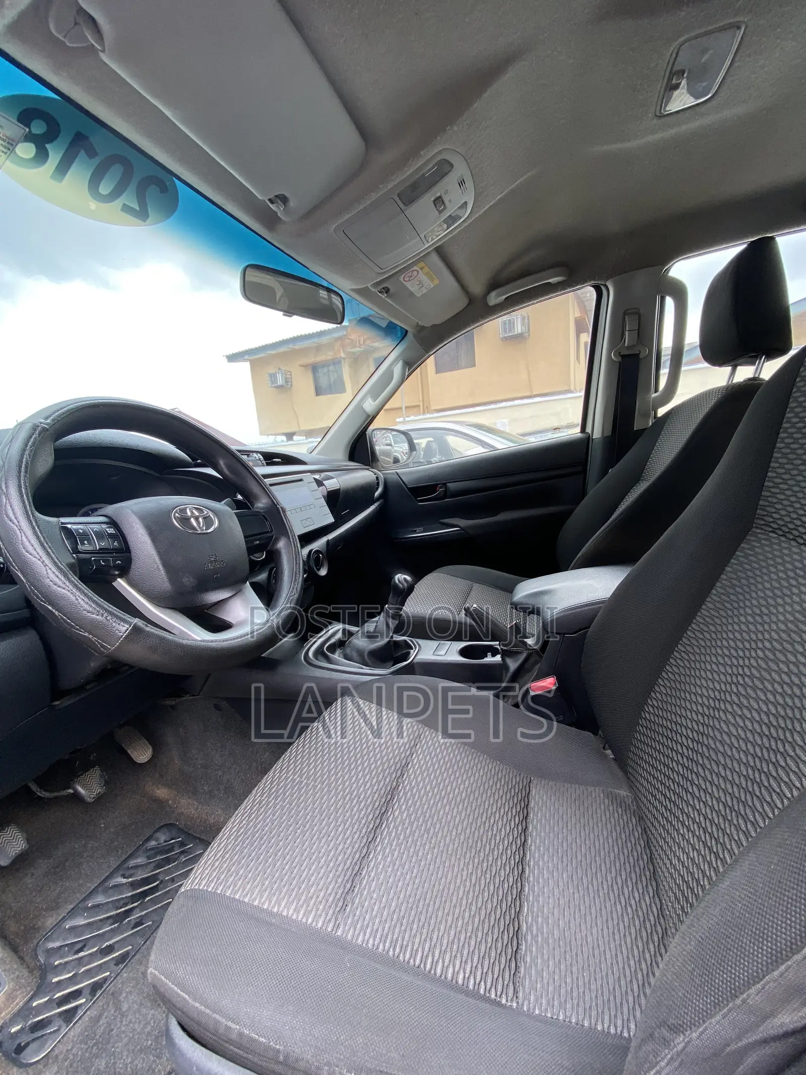 Toyota Hilux 2018 White