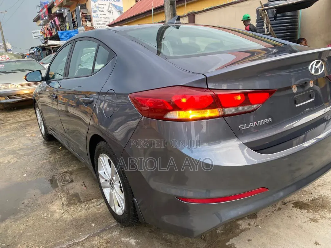 Hyundai Elantra 2017 Gray