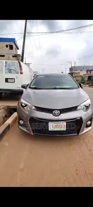Toyota Corolla 2016 Brown