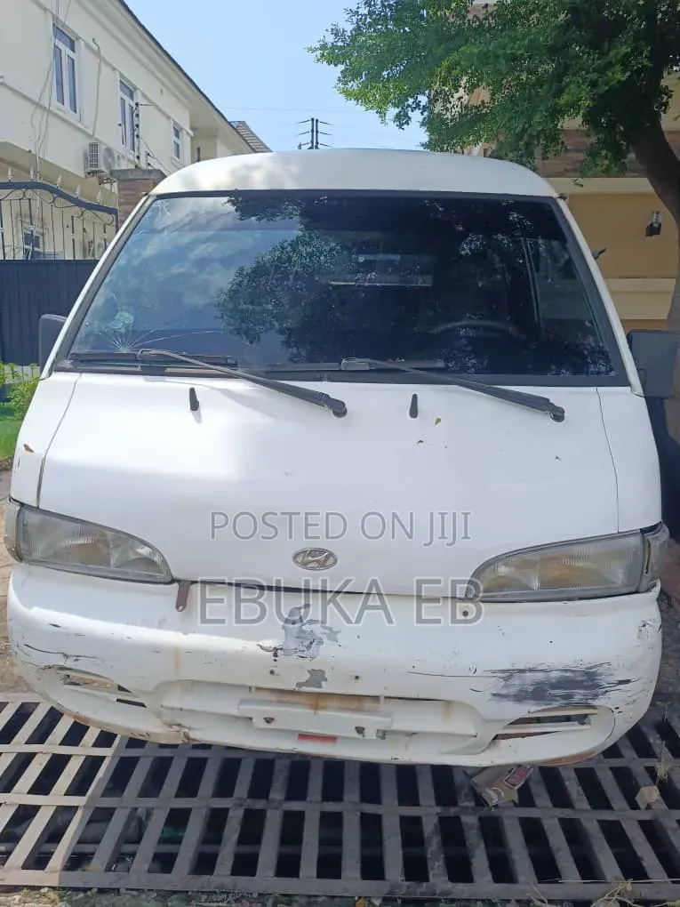 Hyundai H-100 2004 White